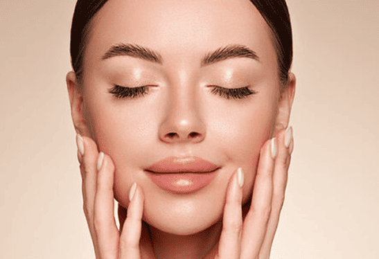 THE ULTIMATE GUIDE TO GLOWING SKIN: SKINCARE TIPS THAT ACTUALLY WORK